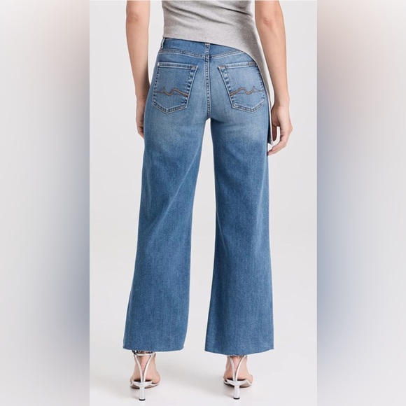 7 For All Mankind Cropped Alexa Wide-Leg Jeans - Picture 2 of 7